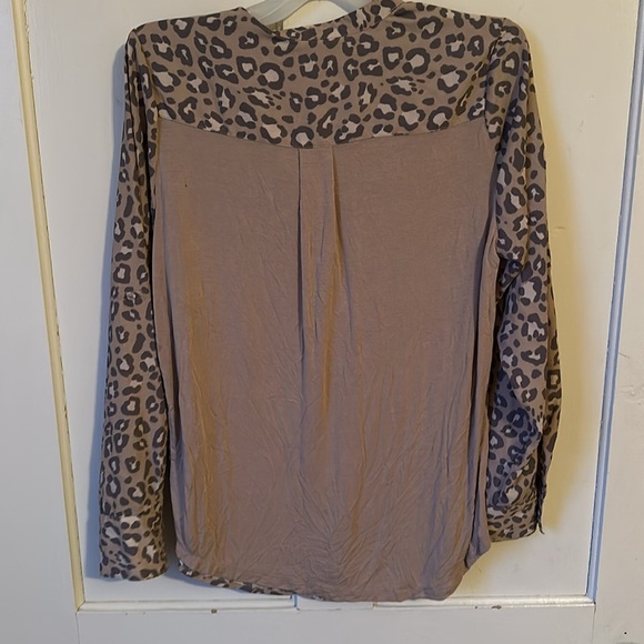 A new day cheetah button down top size medium - Picture 5 of 5